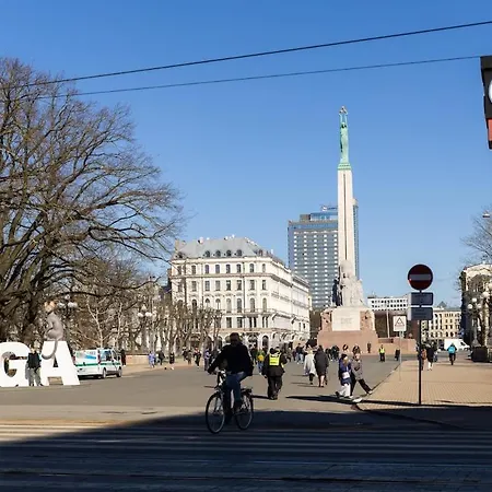 Fabulous In Center *