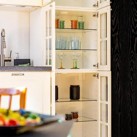 Fabulous In Center *