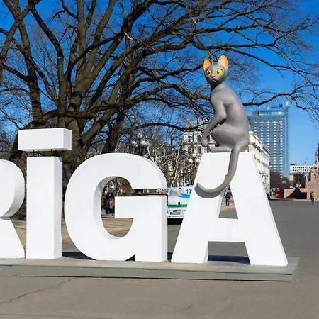 Fabulous In Center *